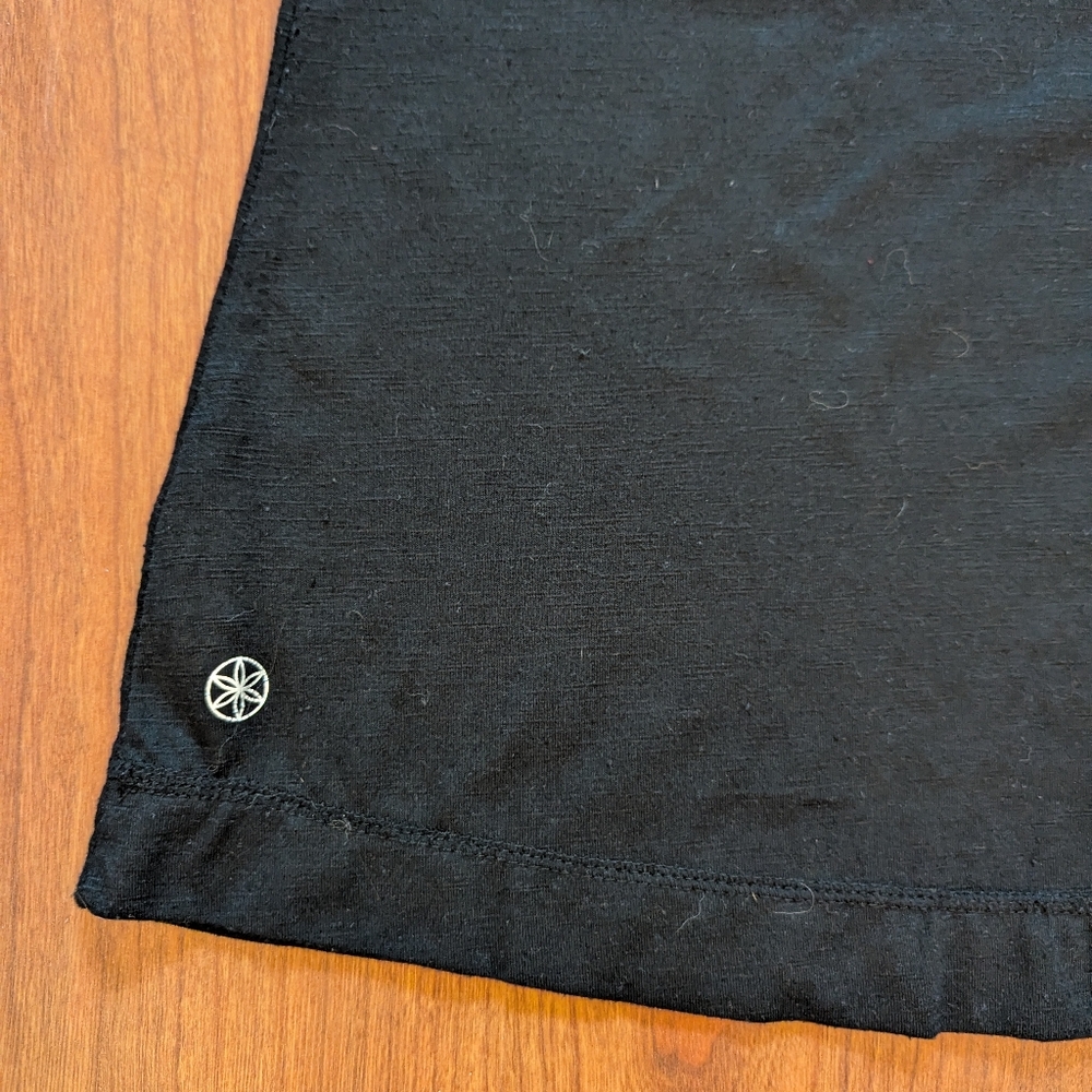Gaiam Black Racerback Yoga Tank Top Open Back Women’s M - Picture 6 of 6